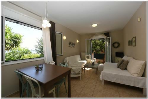 Cozy Guest House With Great View In Ancient Corinth