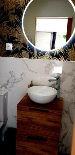 Hostal Le Huis Clos