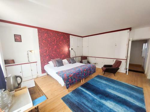 Hostal Le Huis Clos