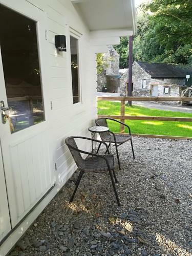 Dunmore Gardens Log Cabins