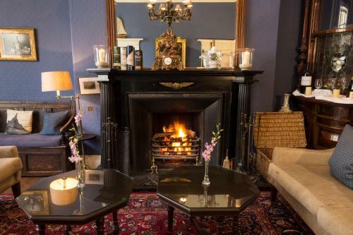 Storrs Hall Hotel