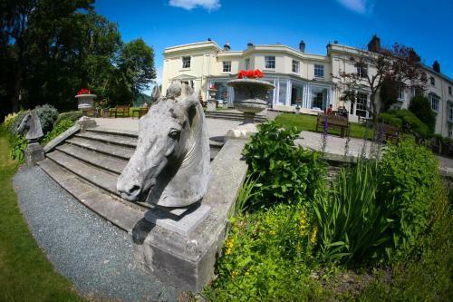 Storrs Hall Hotel