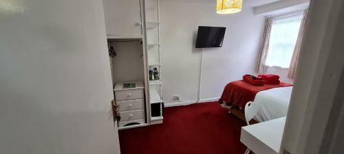 Hostal Holly Cottages