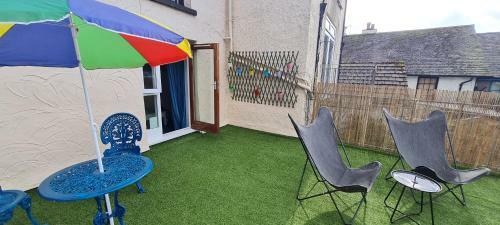 Hostal Holly Cottages