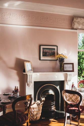 Hostal Oakfold House