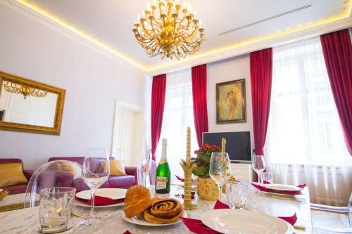 Apartamento Count Zrinyi Luxourious Residence
