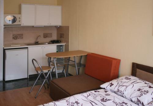 Margaret Bridge Studio Apartment
