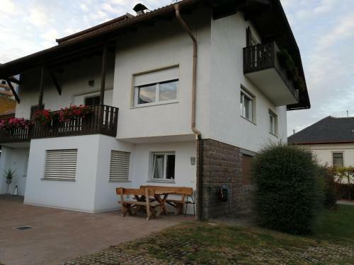Agroturismo Haus Ebner Eppan An Der Weinstra�e St Pauls