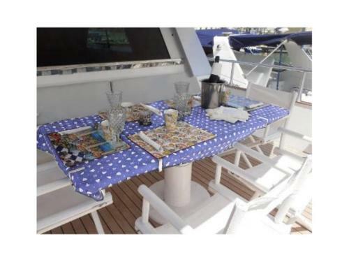 Boat & Breakfast Lucretia, Luxury Yacht