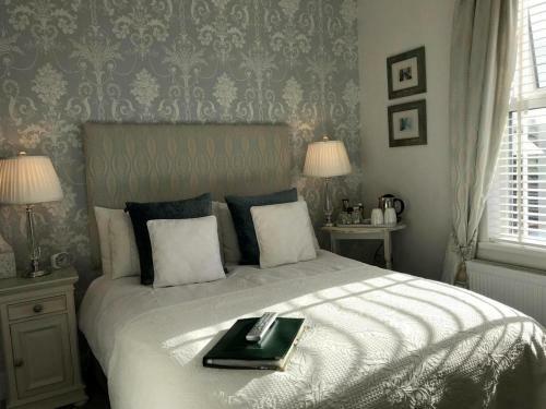 Hostal Burlington House