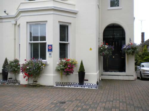Hostal Burlington House