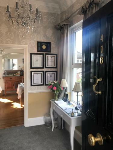 Hostal Burlington House