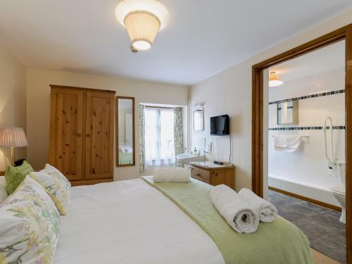 Walnut Tree House