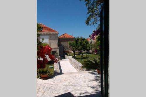 Charming Apartment For 2+2 Pax In Cavtat