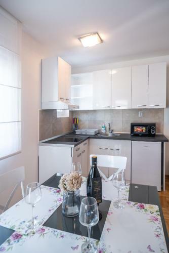 Apartments Anastasija I Stefan By Central
