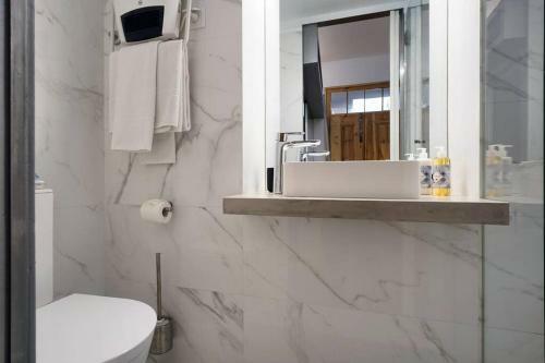 Apartamento Varanda Do Rio, Tradi��o, Conforto E Bom Gosto