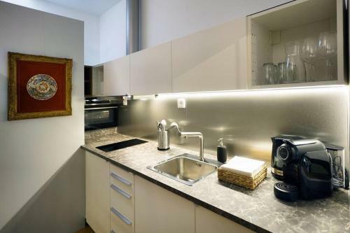 Apartamento Varanda Do Rio, Tradi��o, Conforto E Bom Gosto