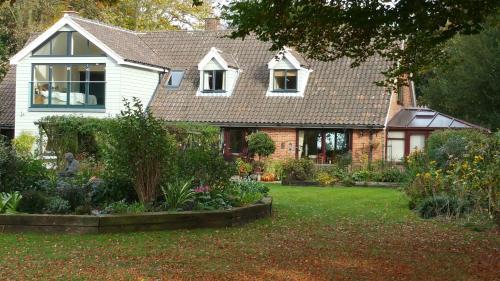 Drinkstone Park Bed And Breakfast