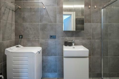 Modern Old Town Apartment