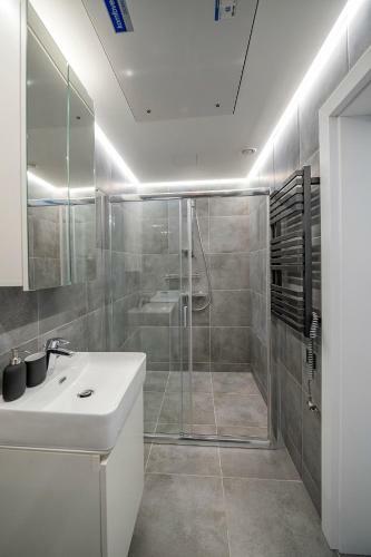 Modern Old Town Apartment