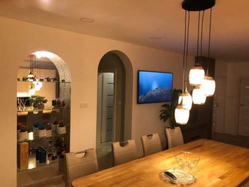 Nice 3 Bedroom Apartment Close To Botanical Garden