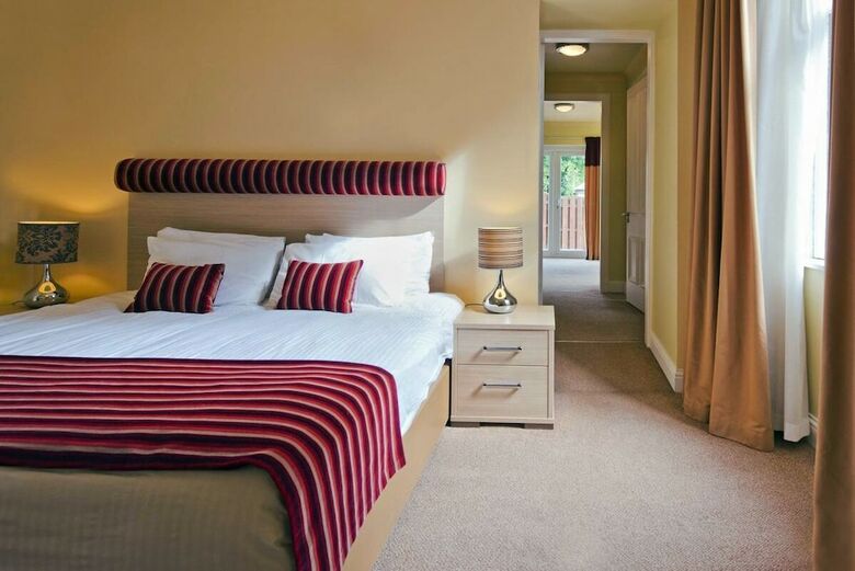 Number 10 Hotel