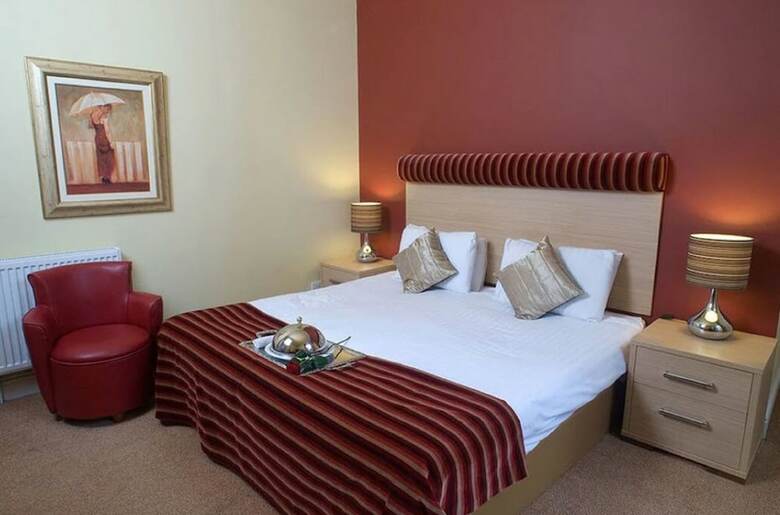 Number 10 Hotel