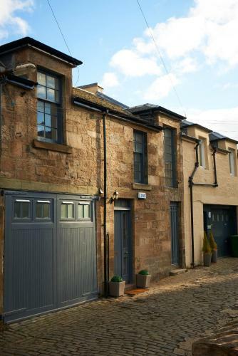 Villa Park Mews