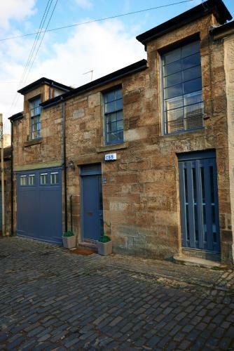 Villa Park Mews