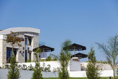 Oneiric Exclusive Villas
