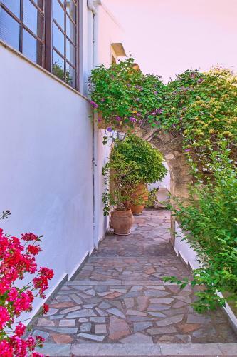 Villa Manthos