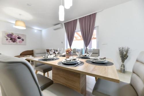 House Gabriela