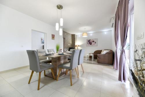 House Gabriela