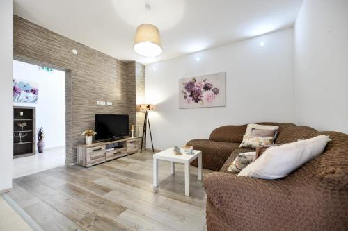 House Gabriela