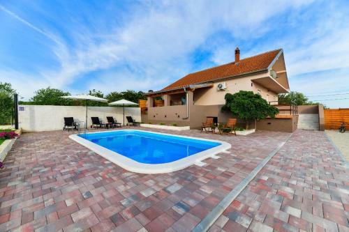House Gabriela