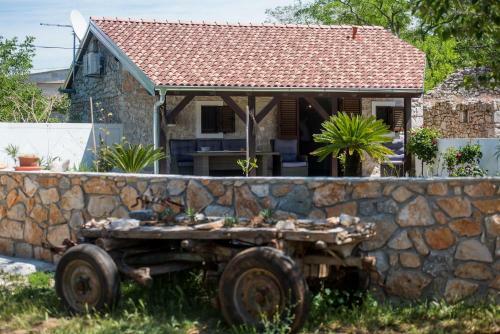 Villa Moki's Debi