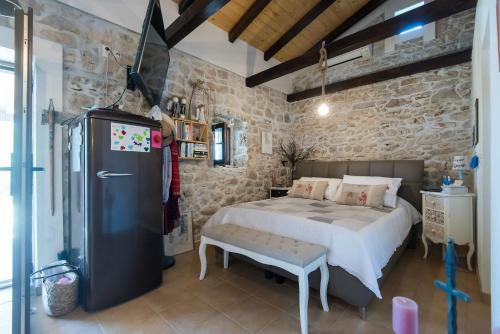 Villa Moki's Debi