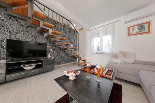 Holiday Home Hrast
