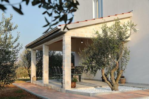 Holiday Home Hrast