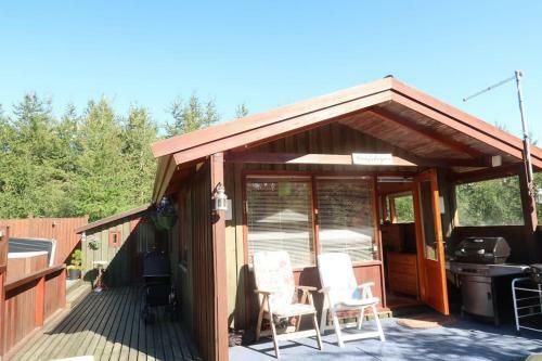 Cottage With Hot Tub In Beautiful Surroundings