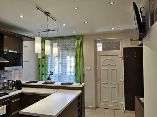 Apartamento D�zsa 64