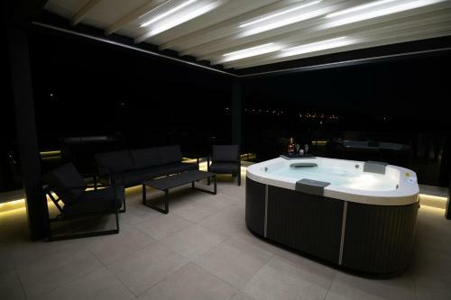 Villa Lea With Sea View Only 1.5 Km From The Beach
