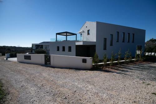 Villa Lea With Sea View Only 1.5 Km From The Beach