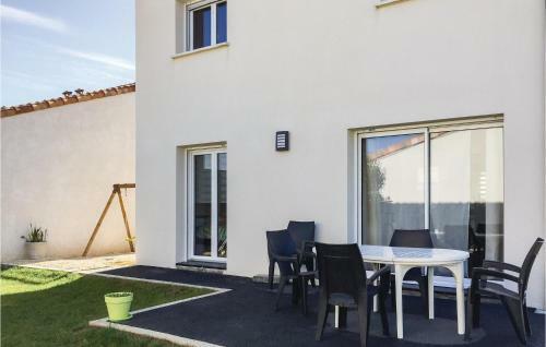 Amazing Home In Angles With Wifi And 3 Bedrooms