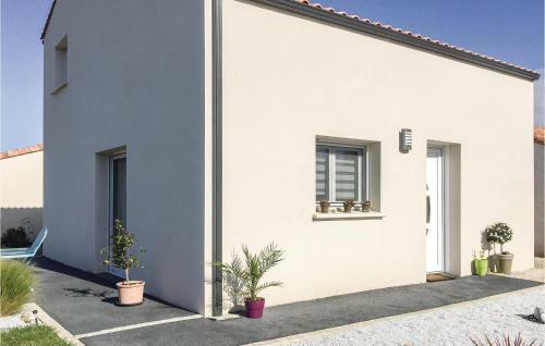 Amazing Home In Angles With Wifi And 3 Bedrooms