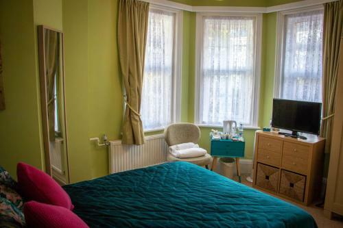 Hostal The Cherry Tree Guest House