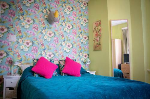 Hostal The Cherry Tree Guest House