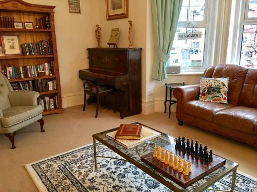 Hostal The Cherry Tree Guest House
