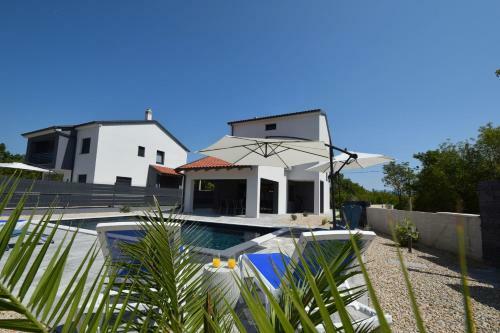 Villa Ella
