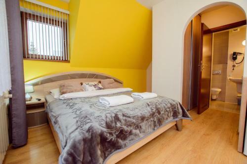 Bed & Breakfast Le?ny Dworek